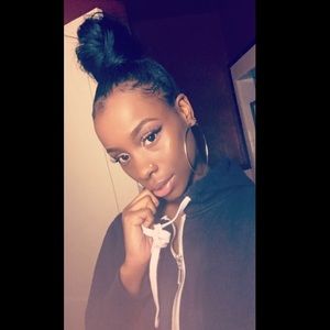 Meet your Posher, Tishira